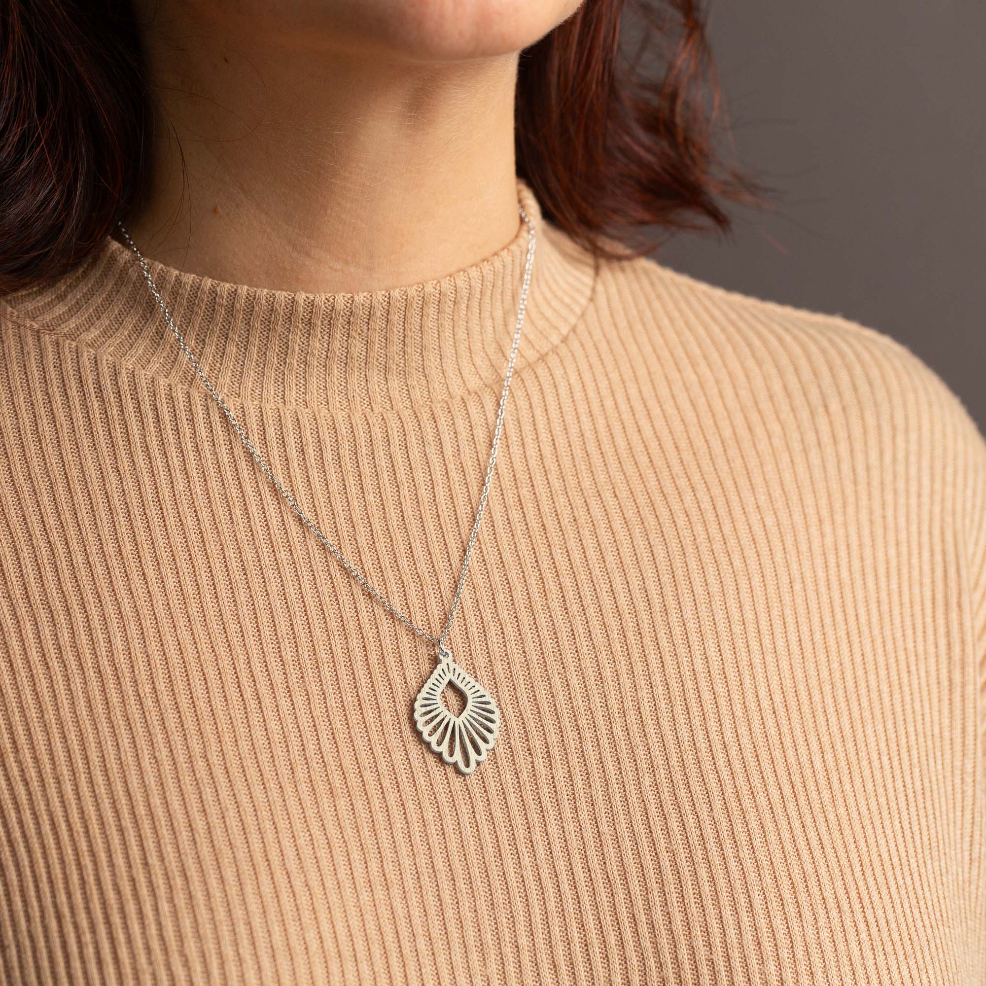 Halskette mit Holzanhänger - 'Mindful'