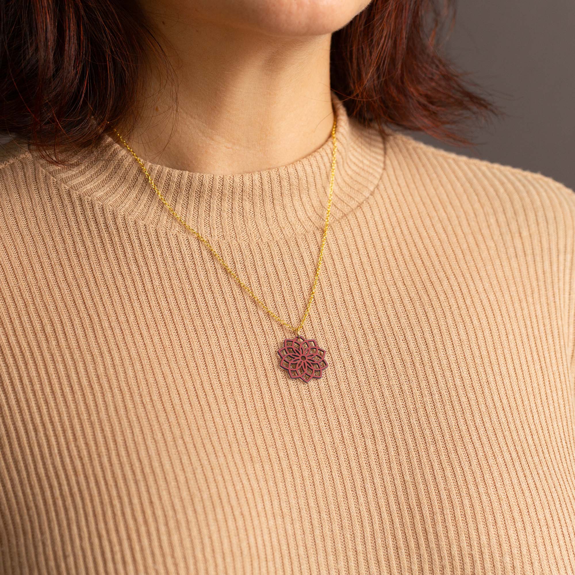 Halskette mit Holzanhänger - 'Mandala'