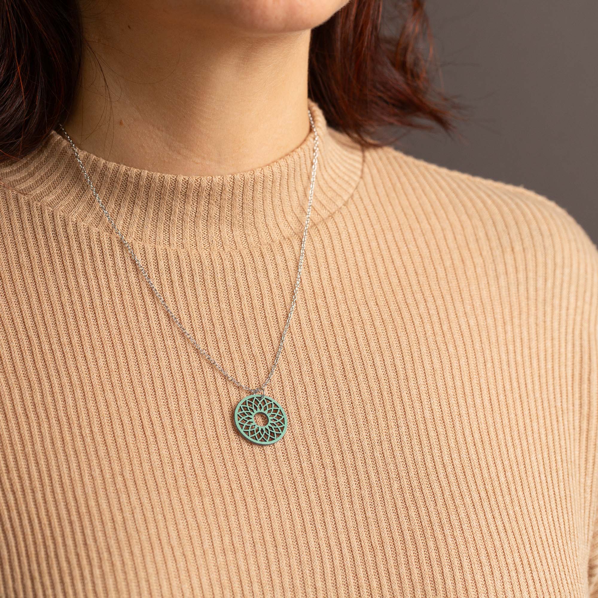 Halskette mit Holzanhänger - 'Spirit'