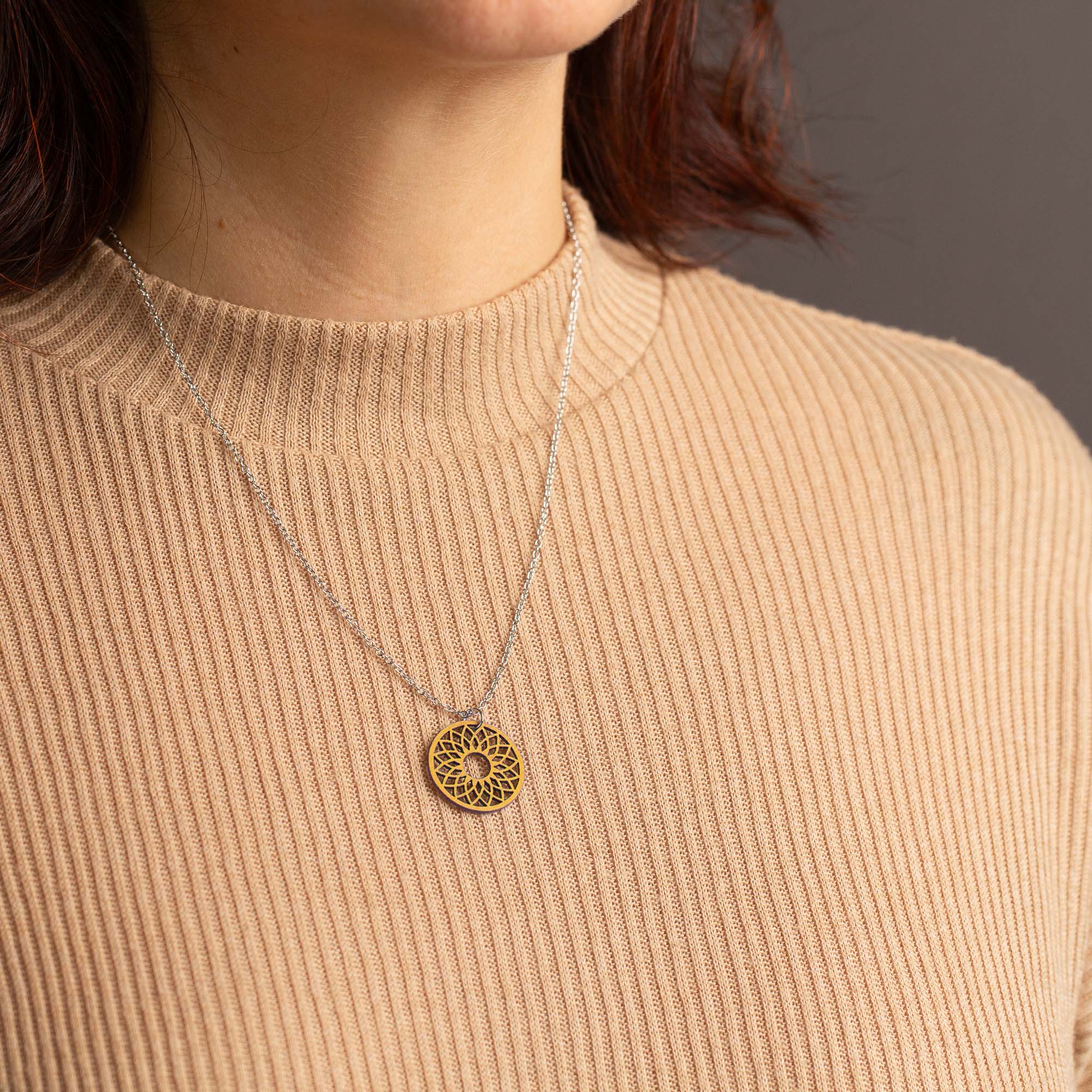 Halskette mit Holzanhänger - 'Spirit'