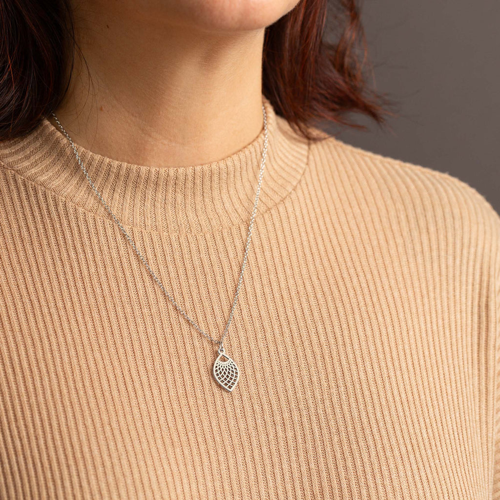 Halskette mit Holzanhänger - 'Leaf'