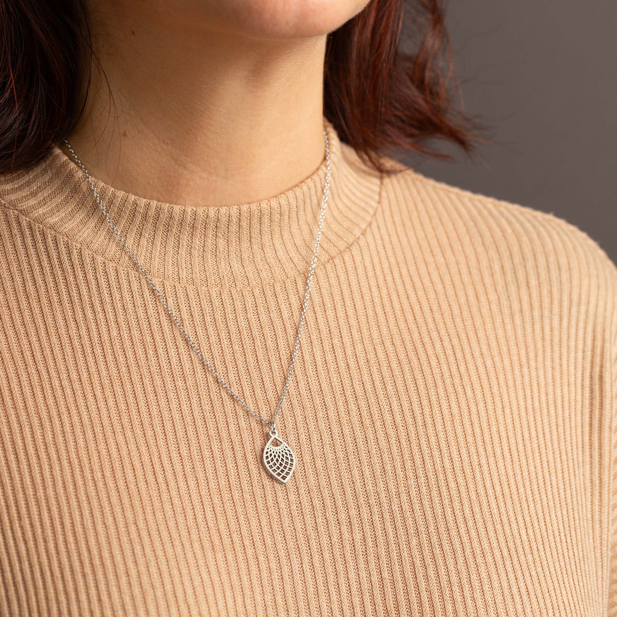 Halskette mit Holzanhänger - 'Leaf'