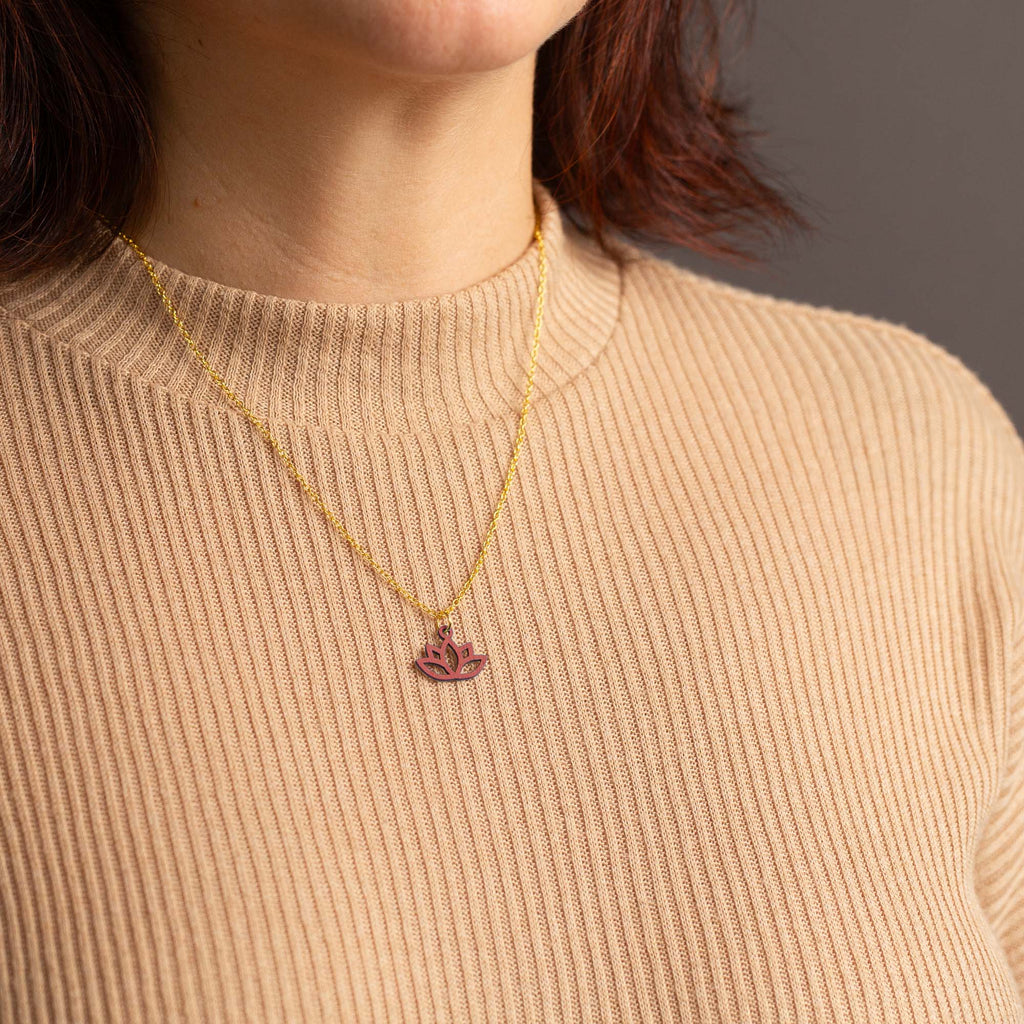 Halskette mit Holzanhänger - 'Lotus'